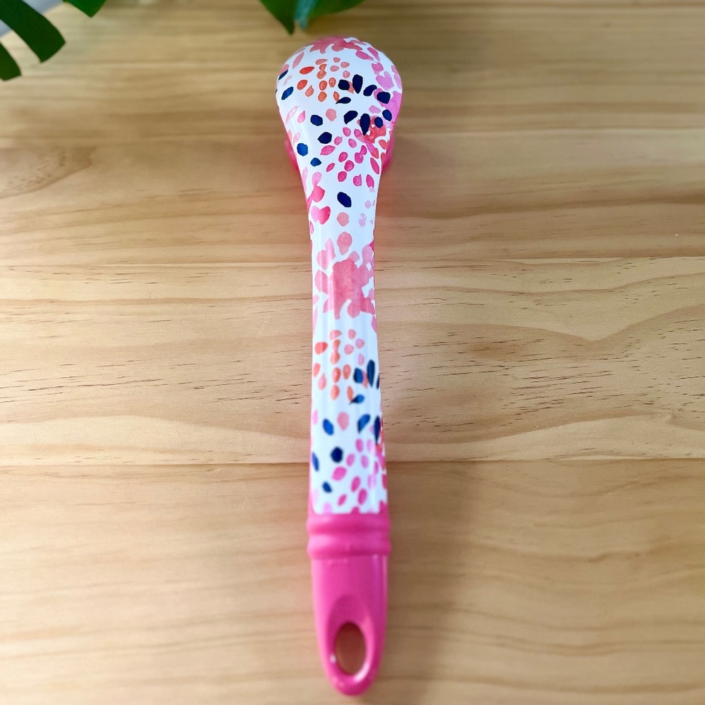 Blushly • Cleansing & Exfoliating • Body Brush